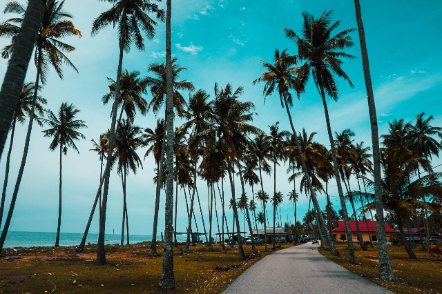 Deretan Destinasi Wisata Pantai Nan Elok di Anyer